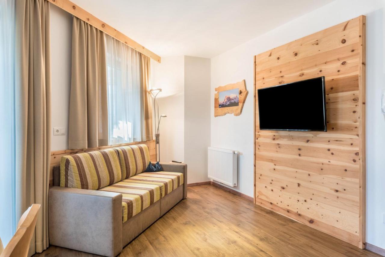 Superior Apartments Marialisa Rose Chiusa Kültér fotó